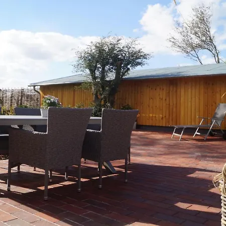 Apartment Cathedral Day 