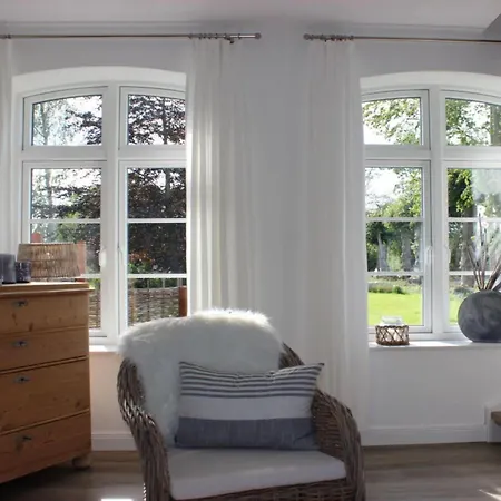 Apartment Cathedral Day 